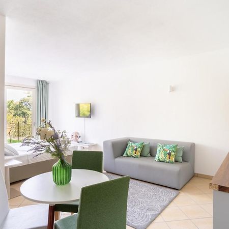 Como Lake Nest - Studio With Garden تريميتْسّو المظهر الخارجي الصورة