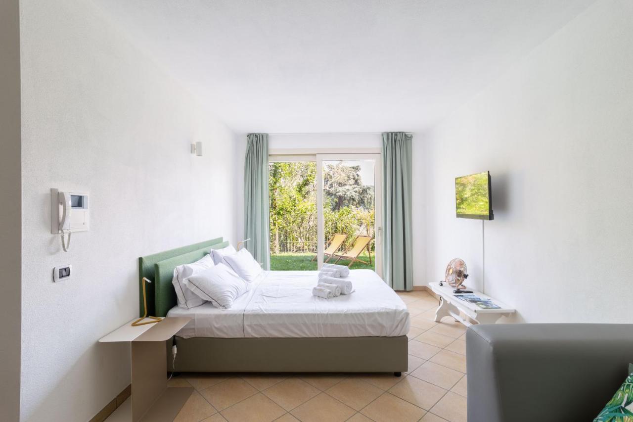 Como Lake Nest - Studio With Garden تريميتْسّو المظهر الخارجي الصورة